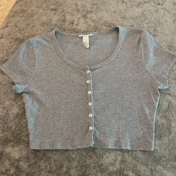 Full Tilt/Pac Sun size XL ribbed cropped button up gray top. {230} - Picture 1 of 8